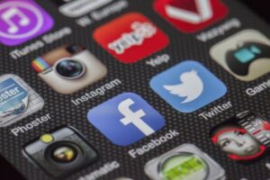 Consejos para Crear una Estrategia de Redes Sociales que Aumente el Compromiso