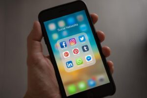Cómo Utilizar las Redes Sociales para Investigaciones de Mercado